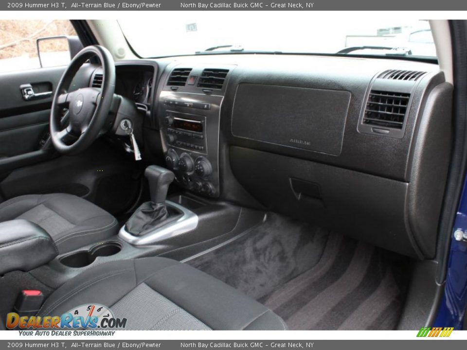 Dashboard of 2009 Hummer H3 T Photo #11