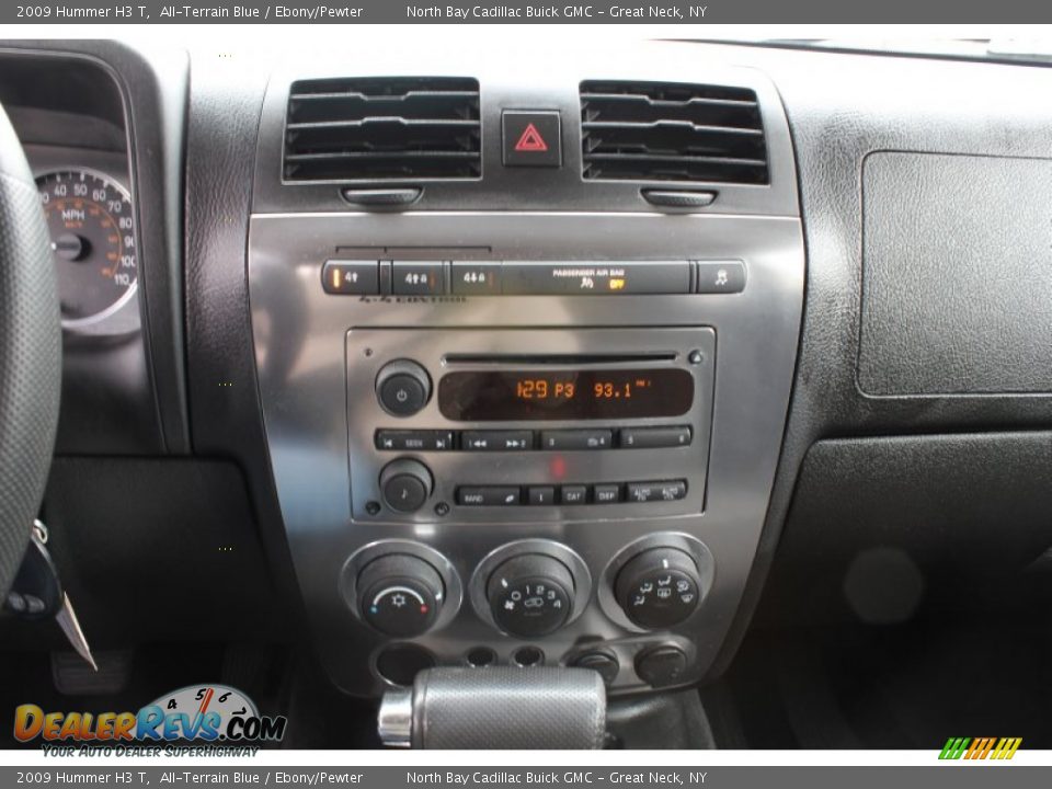 Controls of 2009 Hummer H3 T Photo #21
