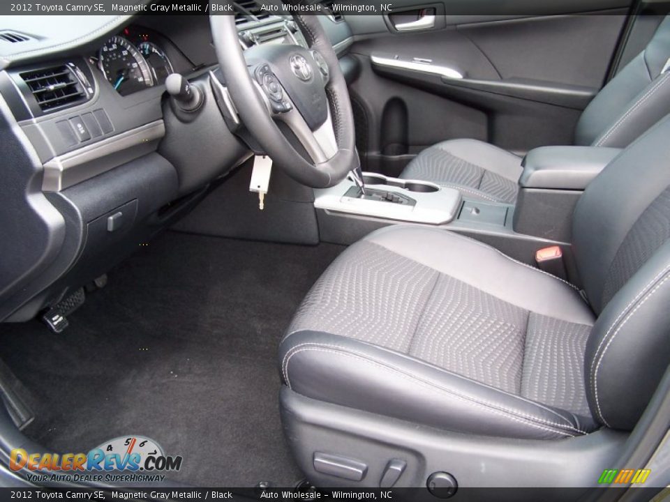 2012 Toyota Camry SE Magnetic Gray Metallic / Black Photo #11