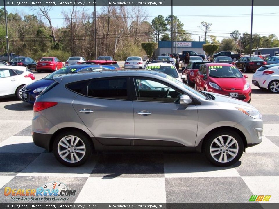 2011 Hyundai Tucson Limited Graphite Gray / Taupe Photo #3
