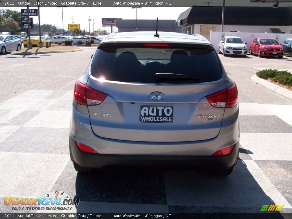 2011 Hyundai Tucson Limited Graphite Gray / Taupe Photo #4