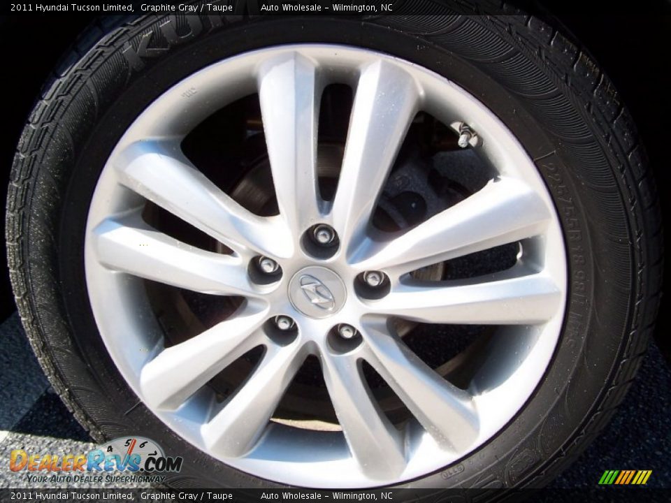 2011 Hyundai Tucson Limited Graphite Gray / Taupe Photo #7