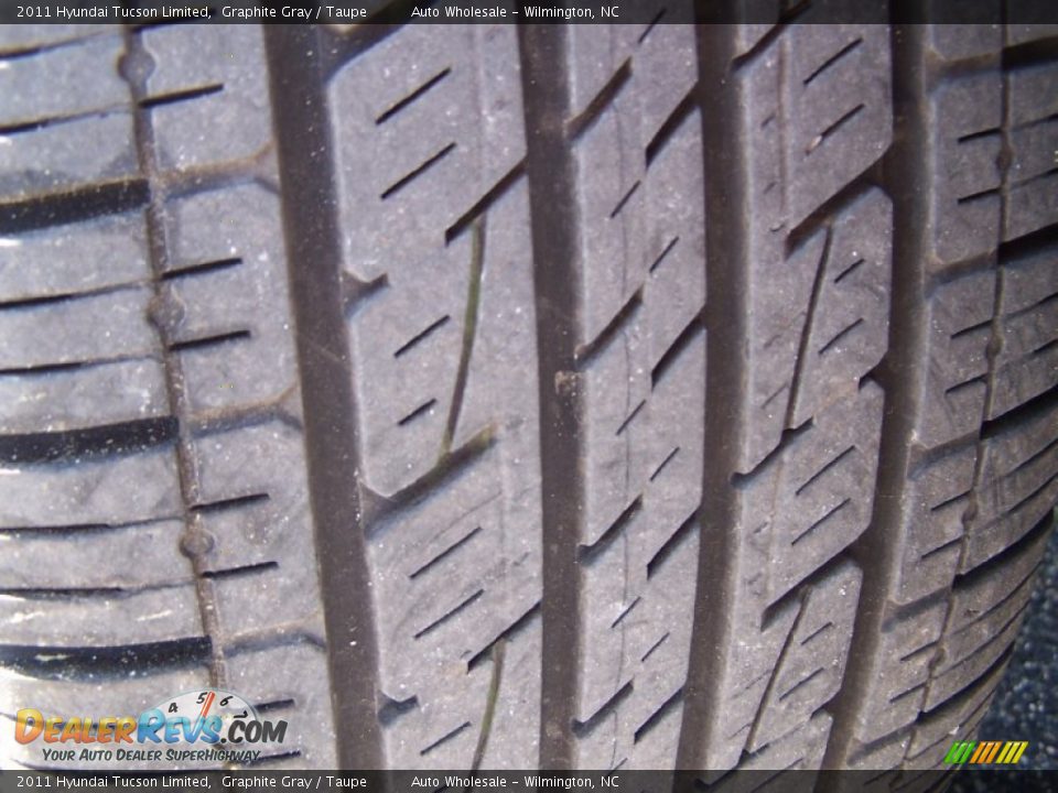 2011 Hyundai Tucson Limited Graphite Gray / Taupe Photo #10