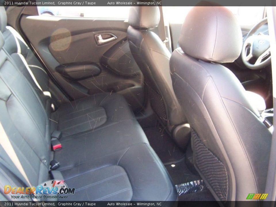 2011 Hyundai Tucson Limited Graphite Gray / Taupe Photo #15