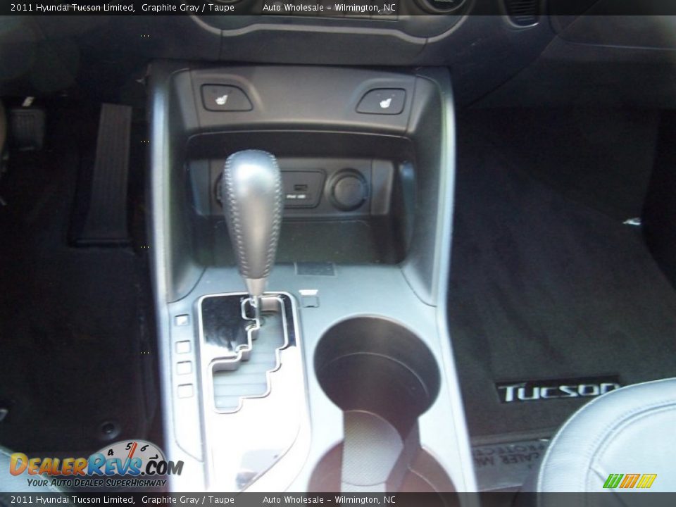 2011 Hyundai Tucson Limited Graphite Gray / Taupe Photo #20