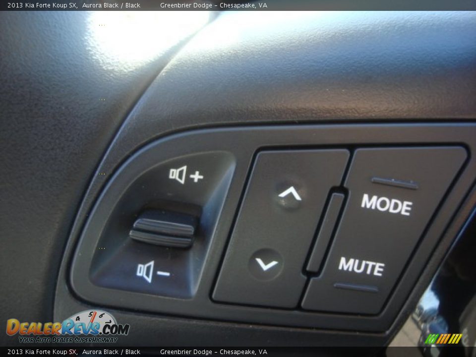Controls of 2013 Kia Forte Koup SX Photo #18