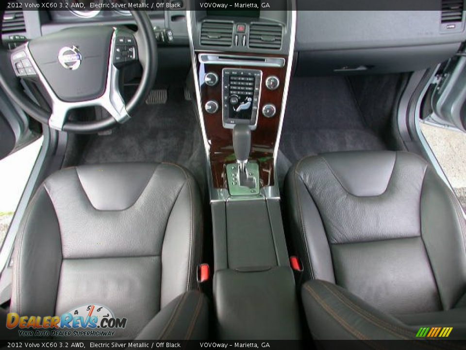 Controls of 2012 Volvo XC60 3.2 AWD Photo #9