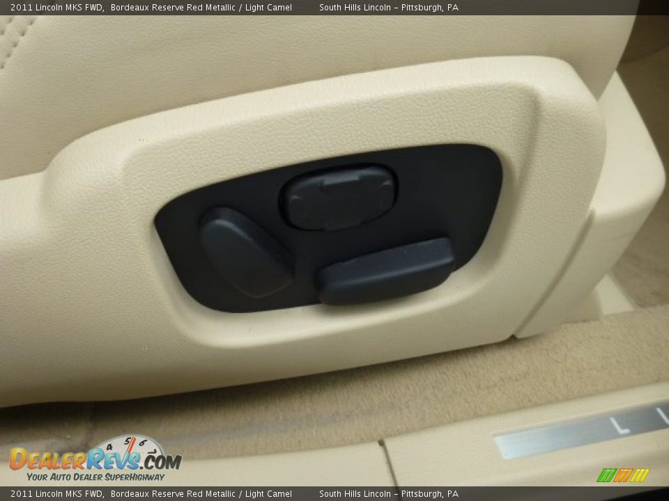 2011 Lincoln MKS FWD Bordeaux Reserve Red Metallic / Light Camel Photo #12