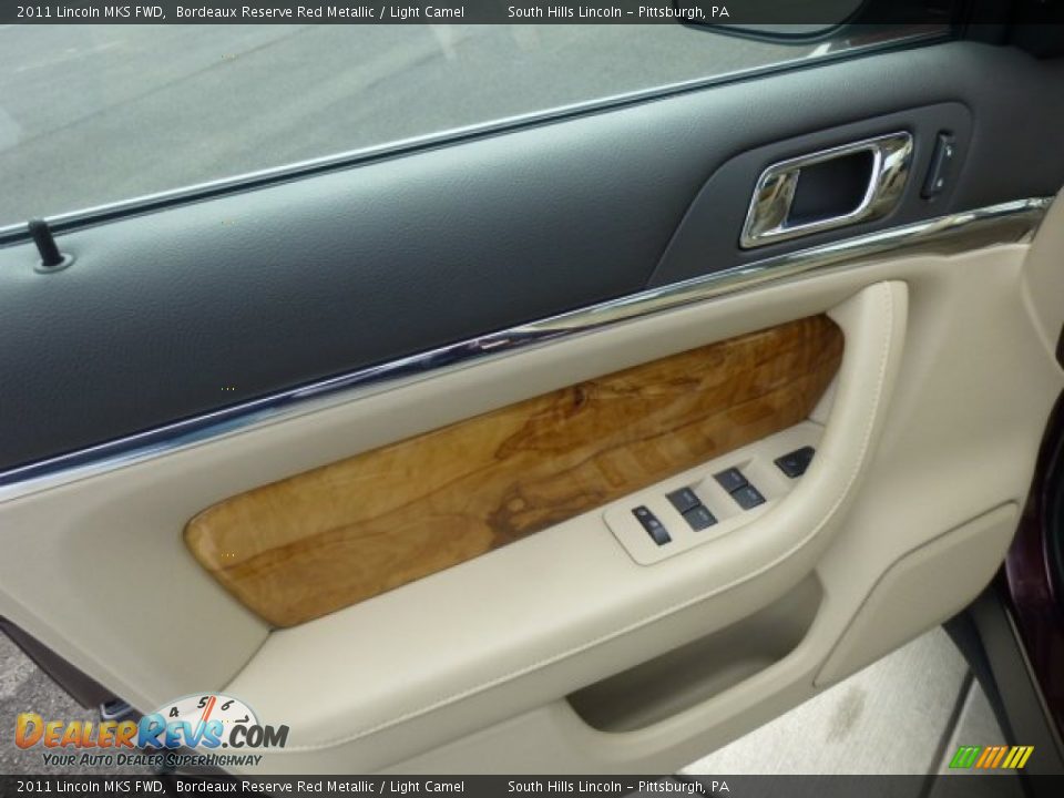 Door Panel of 2011 Lincoln MKS FWD Photo #19