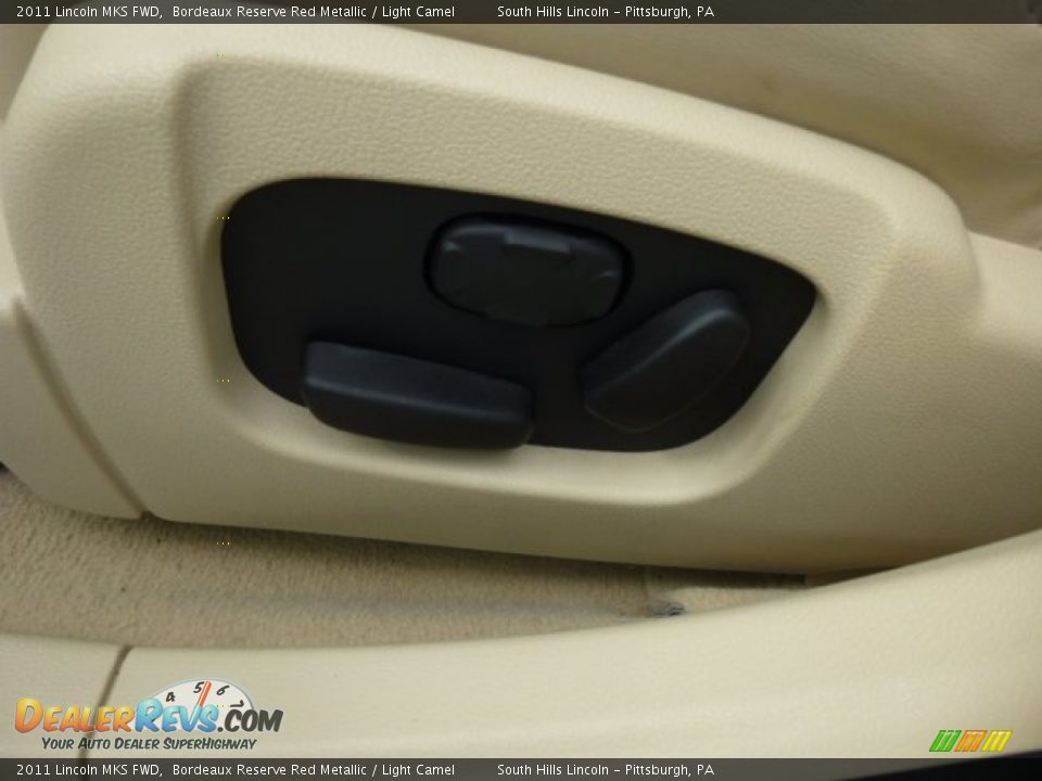 2011 Lincoln MKS FWD Bordeaux Reserve Red Metallic / Light Camel Photo #20