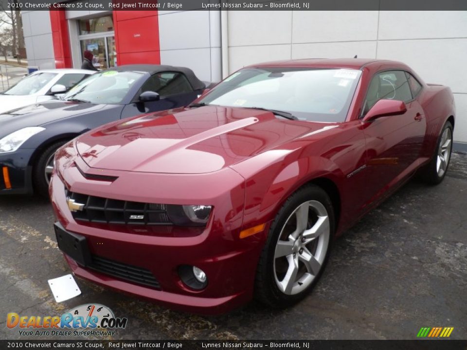 Front 3/4 View of 2010 Chevrolet Camaro SS Coupe Photo #1