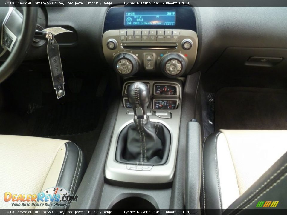 2010 Chevrolet Camaro SS Coupe Shifter Photo #17