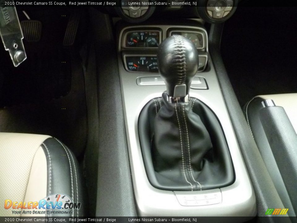 2010 Chevrolet Camaro SS Coupe Shifter Photo #21