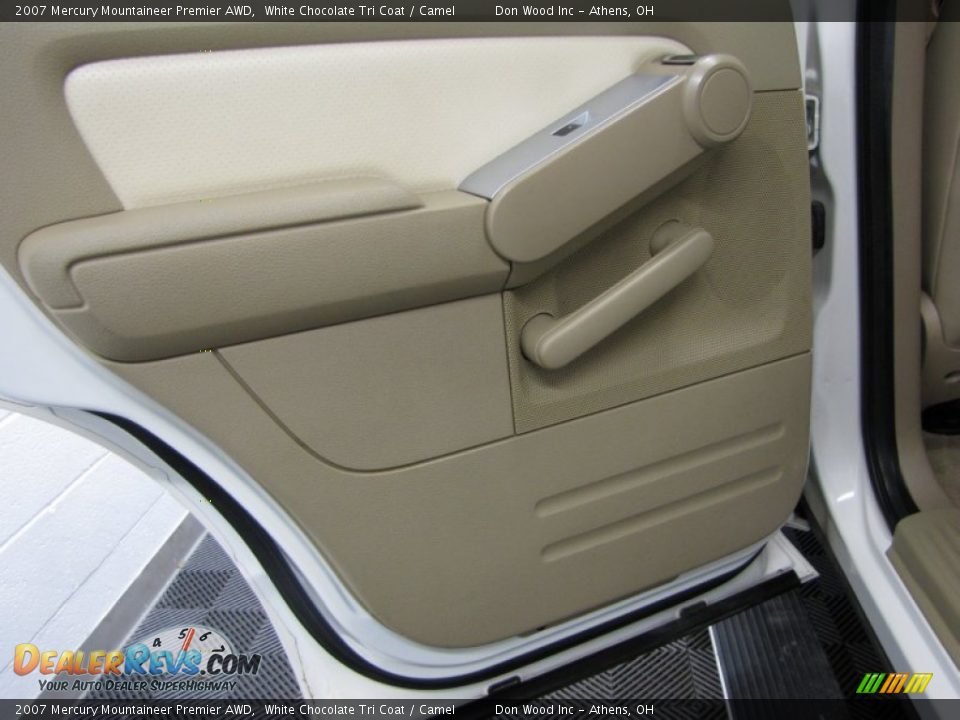 2007 Mercury Mountaineer Premier AWD White Chocolate Tri Coat / Camel Photo #17