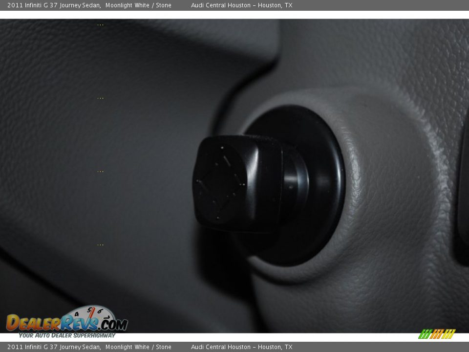 2011 Infiniti G 37 Journey Sedan Moonlight White / Stone Photo #36
