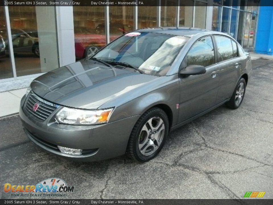 Front 3/4 View of 2005 Saturn ION 3 Sedan Photo #2