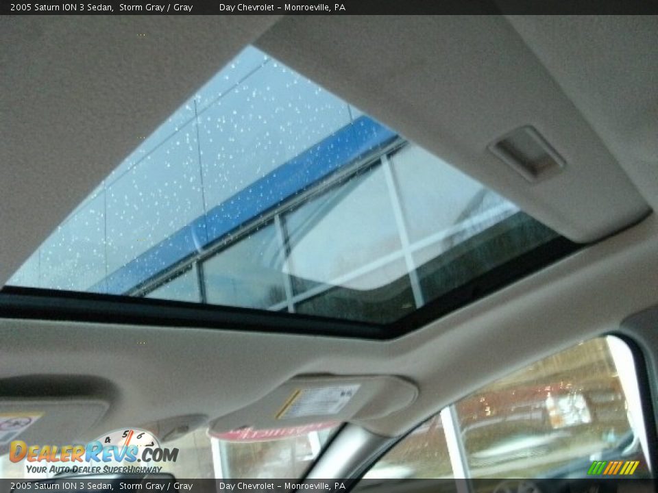 Sunroof of 2005 Saturn ION 3 Sedan Photo #9