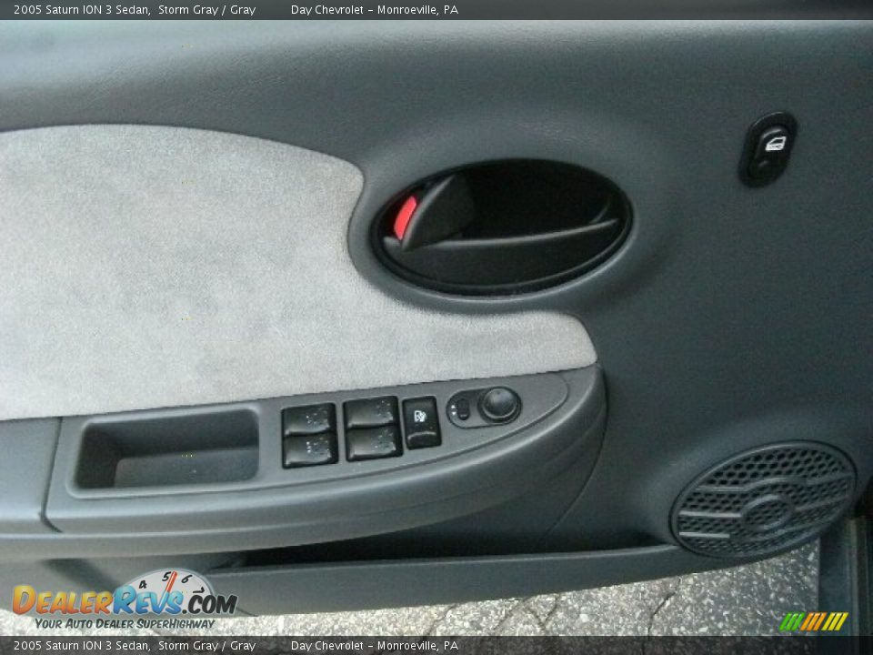 Controls of 2005 Saturn ION 3 Sedan Photo #13
