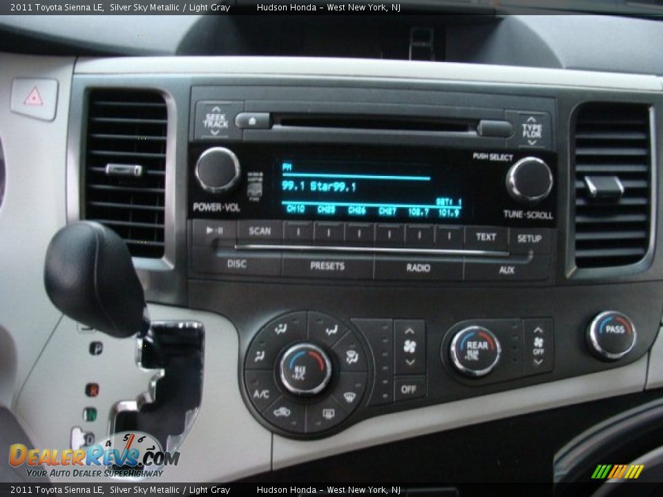 2011 Toyota Sienna LE Silver Sky Metallic / Light Gray Photo #12