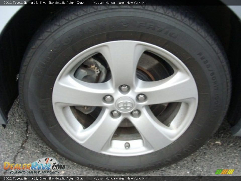 2011 Toyota Sienna LE Silver Sky Metallic / Light Gray Photo #15