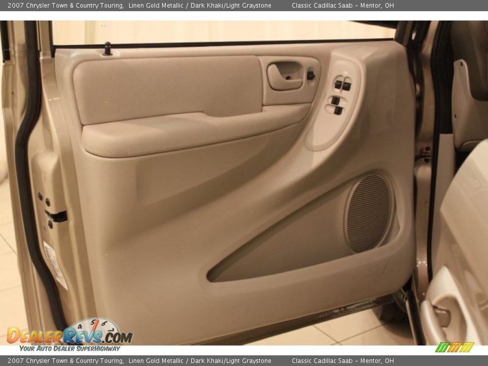 2007 Chrysler Town & Country Touring Linen Gold Metallic / Dark Khaki/Light Graystone Photo #4