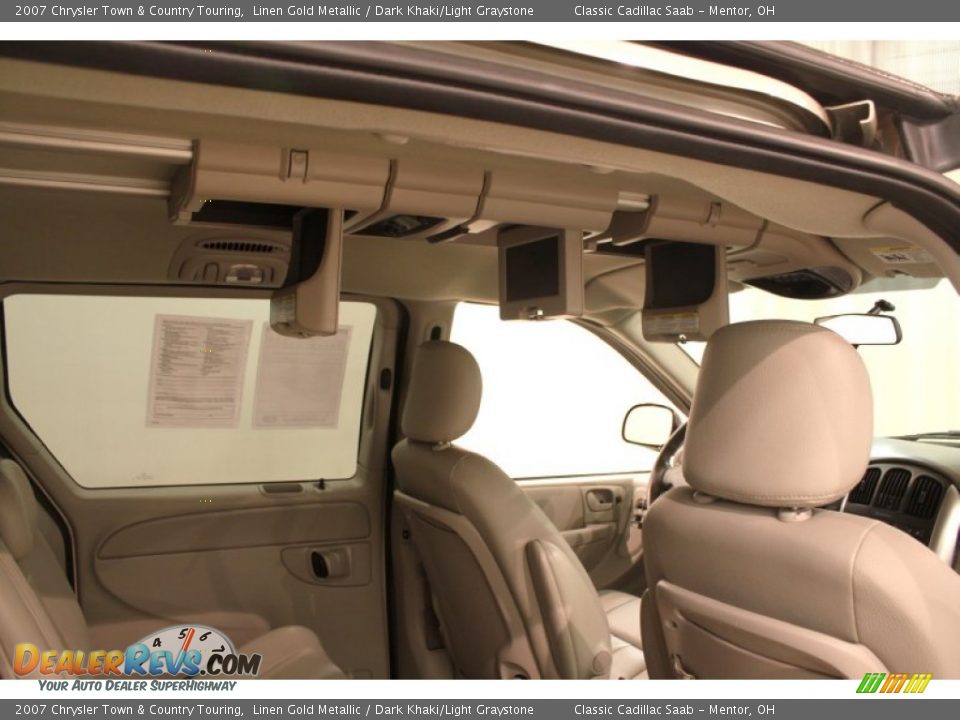2007 Chrysler Town & Country Touring Linen Gold Metallic / Dark Khaki/Light Graystone Photo #13