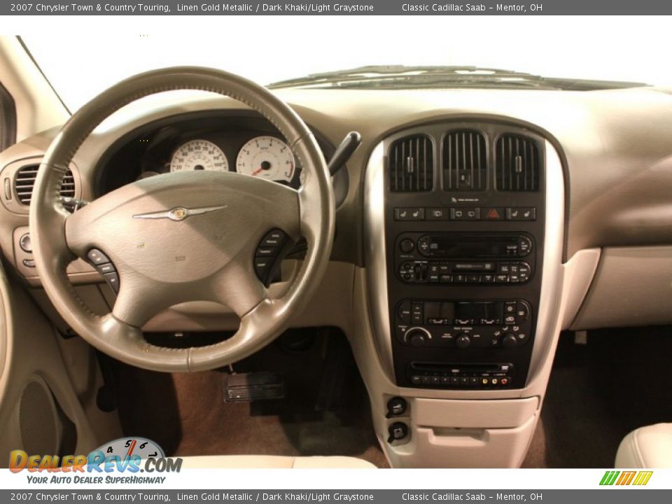 2007 Chrysler Town & Country Touring Linen Gold Metallic / Dark Khaki/Light Graystone Photo #17