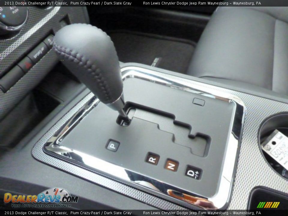 2013 Dodge Challenger R/T Classic Shifter Photo #17