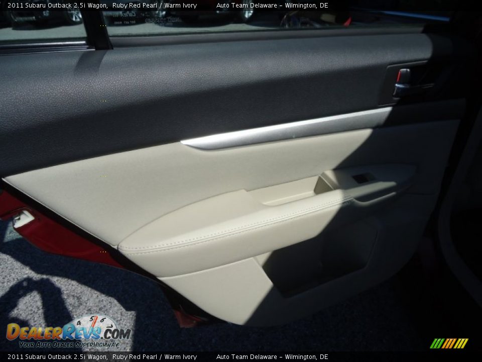 2011 Subaru Outback 2.5i Wagon Ruby Red Pearl / Warm Ivory Photo #22