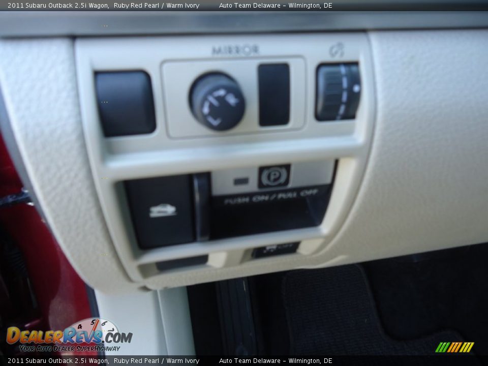 2011 Subaru Outback 2.5i Wagon Ruby Red Pearl / Warm Ivory Photo #23