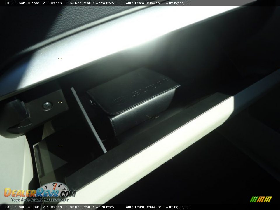 2011 Subaru Outback 2.5i Wagon Ruby Red Pearl / Warm Ivory Photo #31