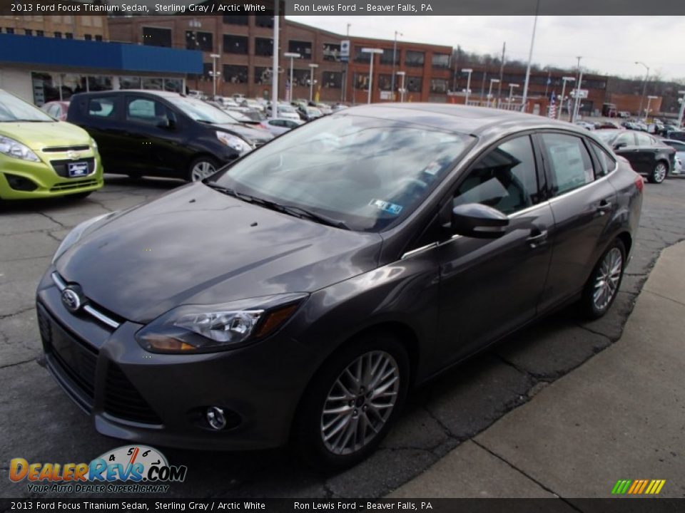 2013 Ford Focus Titanium Sedan Sterling Gray / Arctic White Photo #4