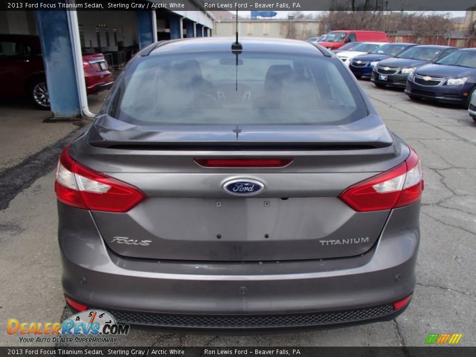 2013 Ford Focus Titanium Sedan Sterling Gray / Arctic White Photo #7