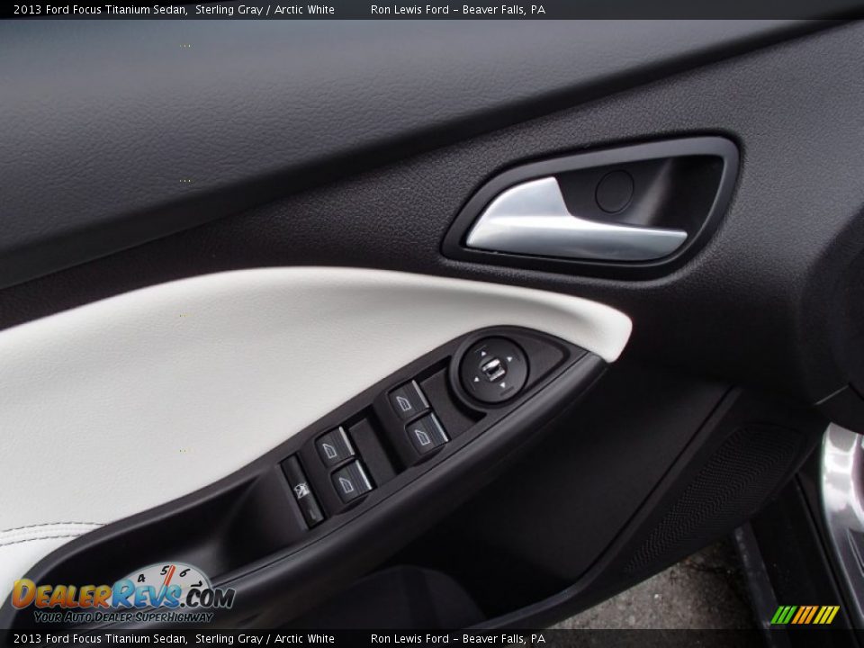 2013 Ford Focus Titanium Sedan Sterling Gray / Arctic White Photo #14
