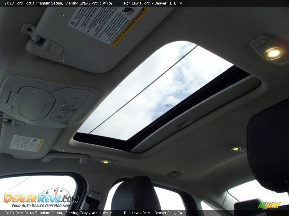 2013 Ford Focus Titanium Sedan Sterling Gray / Arctic White Photo #15