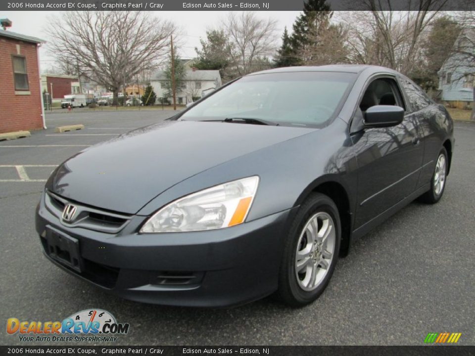 Front 3/4 View of 2006 Honda Accord EX Coupe Photo #2