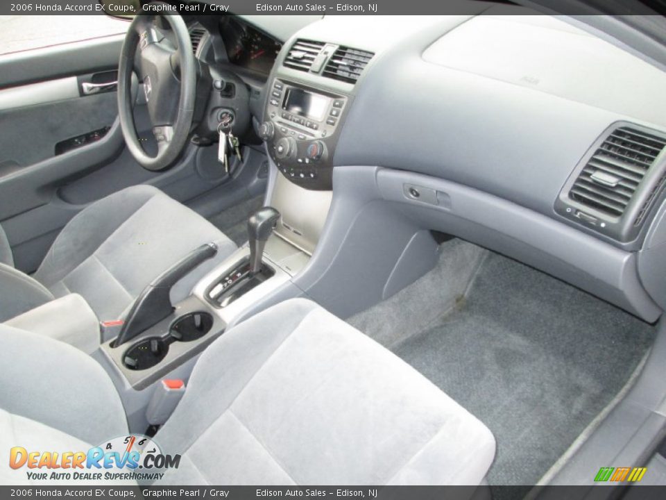 Dashboard of 2006 Honda Accord EX Coupe Photo #15