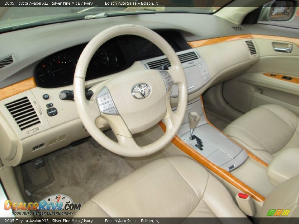 Ivory Interior - 2005 Toyota Avalon XLS Photo #15