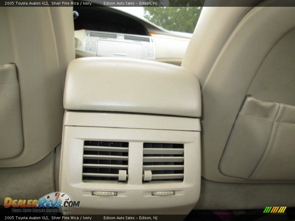2005 Toyota Avalon XLS Silver Pine Mica / Ivory Photo #25