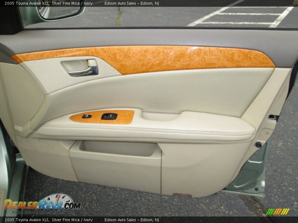 2005 Toyota Avalon XLS Silver Pine Mica / Ivory Photo #28