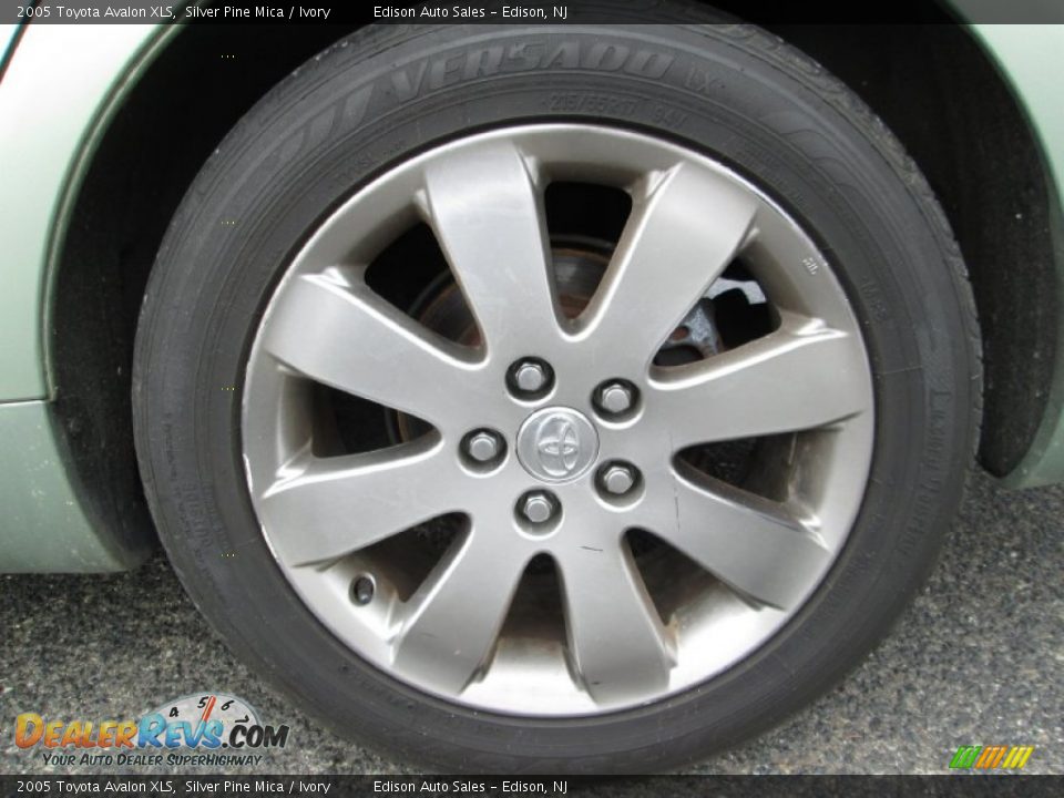 2005 Toyota Avalon XLS Wheel Photo #30