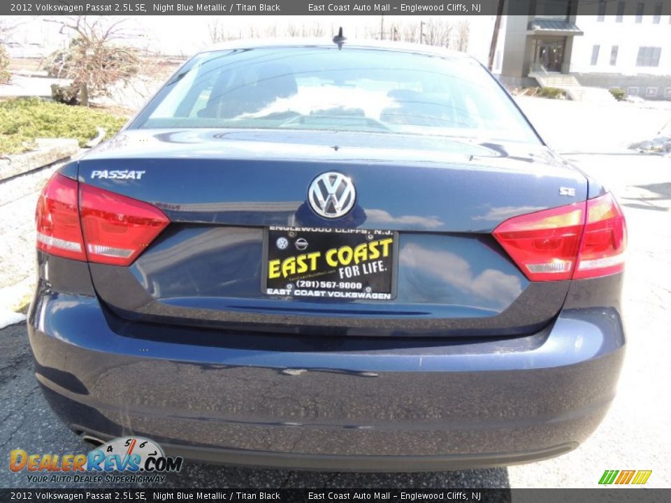2012 Volkswagen Passat 2.5L SE Night Blue Metallic / Titan Black Photo #5