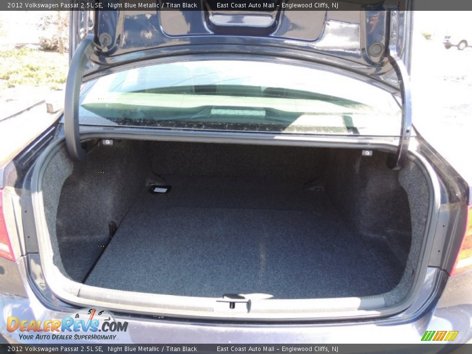 2012 Volkswagen Passat 2.5L SE Night Blue Metallic / Titan Black Photo #6