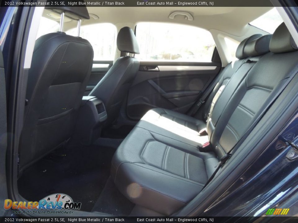2012 Volkswagen Passat 2.5L SE Night Blue Metallic / Titan Black Photo #9
