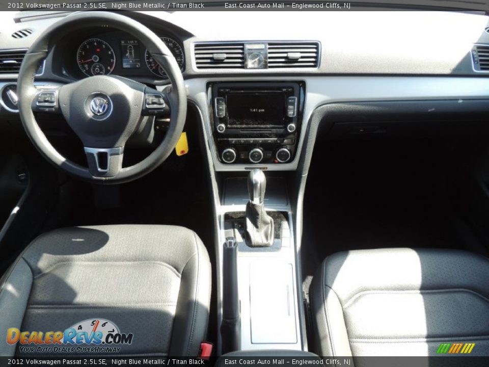 2012 Volkswagen Passat 2.5L SE Night Blue Metallic / Titan Black Photo #10