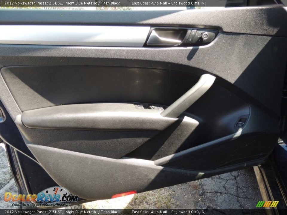 2012 Volkswagen Passat 2.5L SE Night Blue Metallic / Titan Black Photo #11