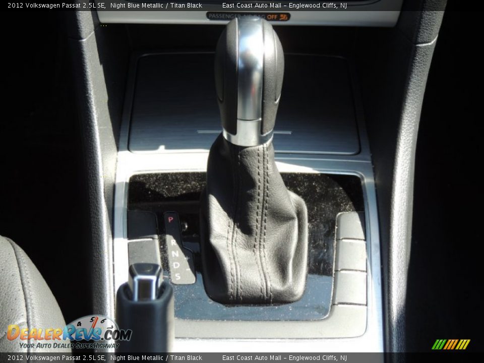 2012 Volkswagen Passat 2.5L SE Night Blue Metallic / Titan Black Photo #14