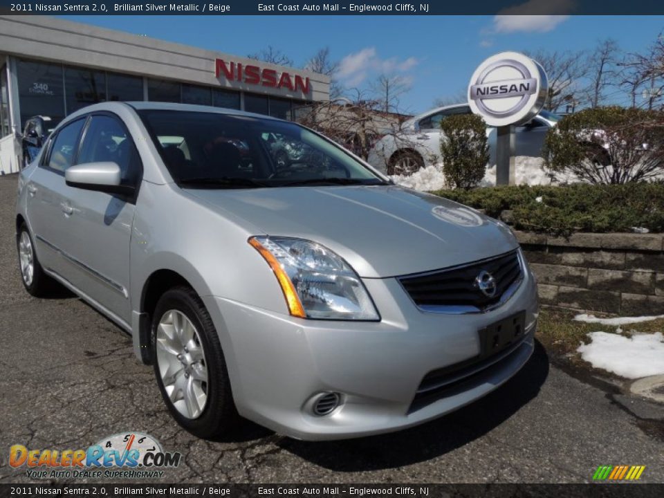 Front 3/4 View of 2011 Nissan Sentra 2.0 Photo #1