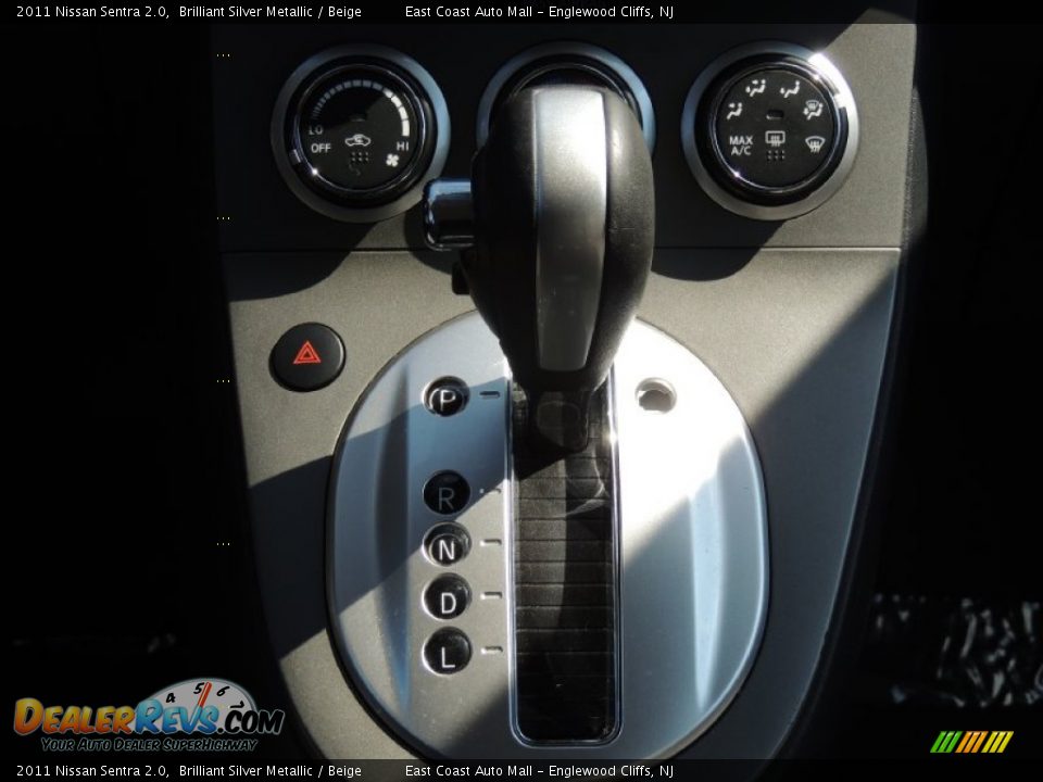 2011 Nissan Sentra 2.0 Shifter Photo #14