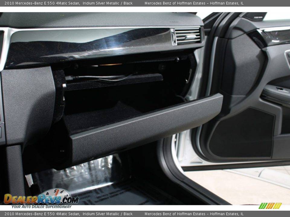 2010 Mercedes-Benz E 550 4Matic Sedan Iridium Silver Metallic / Black Photo #21